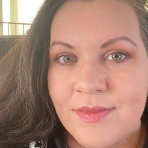 Meet your Posher, Shana